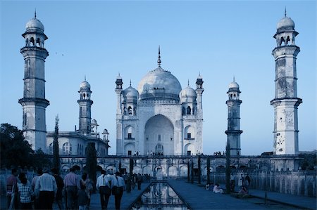 simsearch:400-06480120,k - Bibi-Ka Maqbara, also called "Little Taj Mahal", a monument of love in Aurangabad, India. Foto de stock - Super Valor sin royalties y Suscripción, Código: 400-04459283