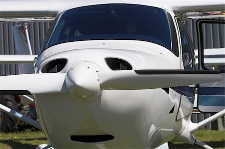 simsearch:400-05272036,k - Close up of a single engine prop plane Foto de stock - Super Valor sin royalties y Suscripción, Código: 400-04459949