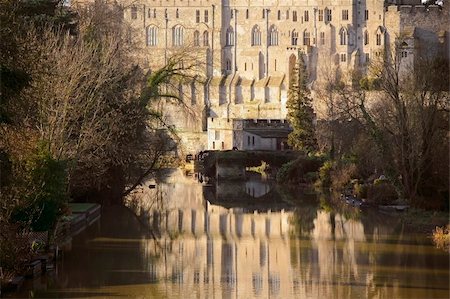 warwick castle warwickshire midlands england uk river avon Foto de stock - Super Valor sin royalties y Suscripción, Código: 400-04450000