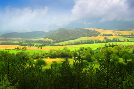 simsearch:400-03931546,k - Rural landscape with hills and mountains in eastern France Foto de stock - Royalty-Free Super Valor e Assinatura, Número: 400-04450747