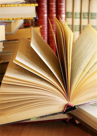 simsearch:400-04950813,k - The image of the open book close-up Fotografie stock - Microstock e Abbonamento, Codice: 400-04451022