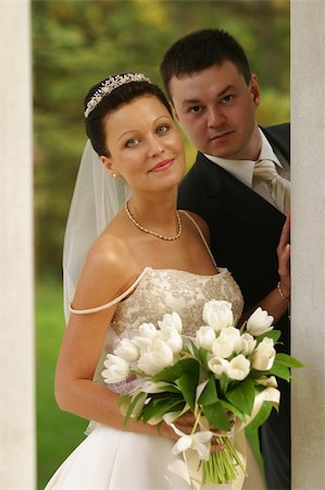 diadème - Beautiful the bride and the groom in autumn park Stock Photo - Budget Royalty-Free & Subscription, Code: 400-04451251