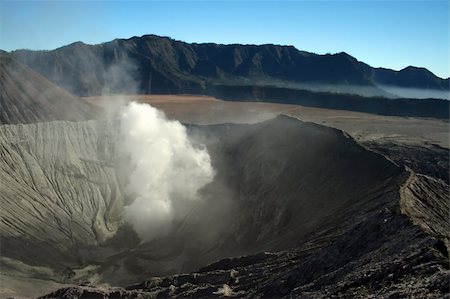 simsearch:400-04135827,k - Crater of Bromo Volcano, Eastern Java, Indonesia Foto de stock - Royalty-Free Super Valor e Assinatura, Número: 400-04464092