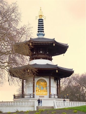 Peace Pagoda Battersea Park London England UK Photographie de stock - Aubaine LD & Abonnement, Code: 400-04465454