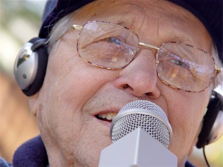 elderly person singing - An old man singing Stock Photo - Budget Royalty-Free & Subscription, Code: 400-04465816