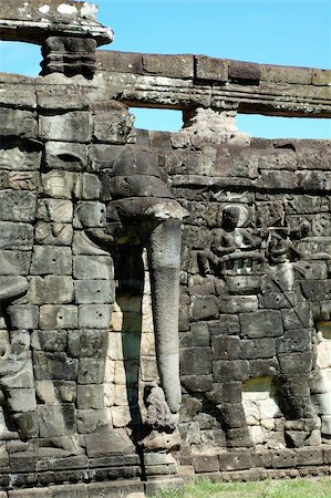 simsearch:400-04466118,k - Sculptured statue at Terrace of the Elephant, Cambodia Fotografie stock - Microstock e Abbonamento, Codice: 400-04466116