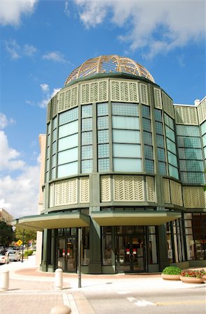 department store dome - Entrance to upscale retail store in Palm Beach, Florida Stock Photo - Budget Royalty-Free & Subscription, Code: 400-04466191