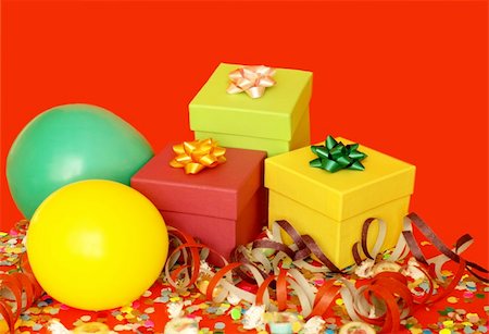 merry birthday celebration and present Foto de stock - Super Valor sin royalties y Suscripción, Código: 400-04466442