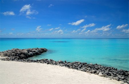 simsearch:400-03928487,k - Rocky Beach on the Maldives Foto de stock - Royalty-Free Super Valor e Assinatura, Número: 400-04467094