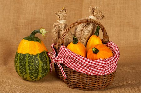 simsearch:400-04008520,k - A yellow and green pumpkins in the basket, over burlap background. Shallow DOF Stock Photo - Budget Royalty-Free & Subscription, Code: 400-04467940