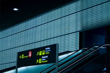 simsearch:400-05212862,k - Signs at the airport, showing Terminal A Stock Photo - Budget Royalty-Free & Subscription, Code: 400-04468066