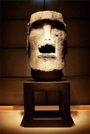 simsearch:400-05014452,k - Easter Island Statue In Louvre Foto de stock - Super Valor sin royalties y Suscripción, Código: 400-04468600