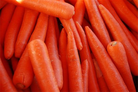 red carrot in the food markets Stock Photo - Budget Royalty-Free & Subscription, Code: 400-04468623