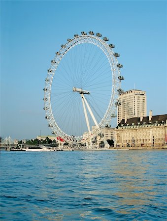 simsearch:400-03941345,k - A view of The London Eye. Also known as Millenium Wheel. Foto de stock - Super Valor sin royalties y Suscripción, Código: 400-04469399