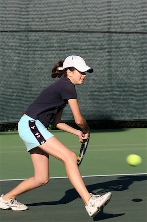 simsearch:400-04067347,k - Girl playing tennis Foto de stock - Super Valor sin royalties y Suscripción, Código: 400-04469492