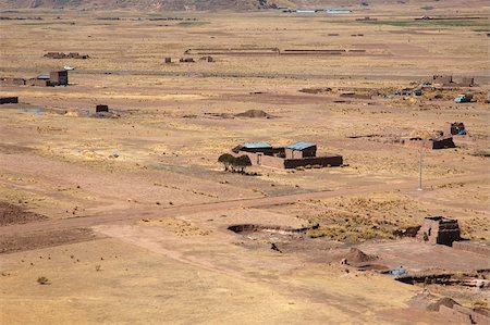 simsearch:400-09238153,k - An aerial view of the mud houses and fences of Peruvians Stockbilder - Microstock & Abonnement, Bildnummer: 400-04469684