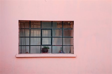 simsearch:400-05012759,k - pink window on a colonial style build in Puno. Peru Stock Photo - Budget Royalty-Free & Subscription, Code: 400-04469699