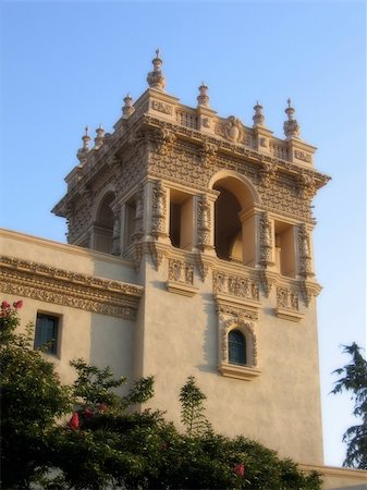 A tower with Spanish style architecture at Balboa Park in San Diego, California Foto de stock - Royalty-Free Super Valor e Assinatura, Número: 400-04469800