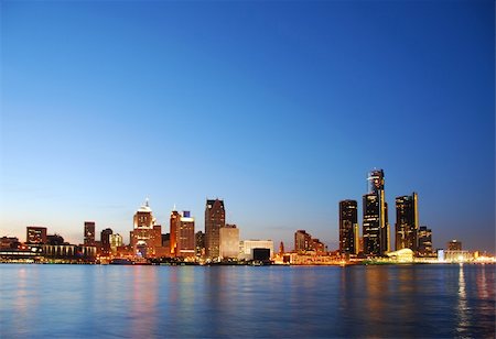 détroit - Typical American city skyline with night lights and waterfront Stock Photo - Budget Royalty-Free & Subscription, Code: 400-04461066