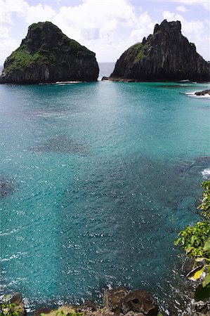 fernando de noronha - The Two Brothers Hill in Fernando de Noronha, Brazil. Fotografie stock - Microstock e Abbonamento, Codice: 400-04463963