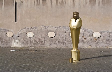 A mime standing along a street in Rome. Stockbilder - Microstock & Abonnement, Bildnummer: 400-04475662