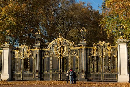 buckingham palace home of uk royal family Stock Photo - Budget Royalty-Free & Subscription, Code: 400-04476575