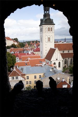 Looking out from a window in the Kiek In De Kok, Tallinn's most famous fortification. Foto de stock - Super Valor sin royalties y Suscripción, Código: 400-04477452