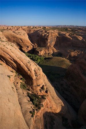 simsearch:400-03948680,k - Aerial of desert canyon landscape in Utah, USA. Foto de stock - Super Valor sin royalties y Suscripción, Código: 400-04477637