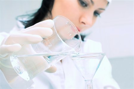 simsearch:400-04467890,k - biological test of the water. Soft-focused, focal point is on the hands Stockbilder - Microstock & Abonnement, Bildnummer: 400-04478047