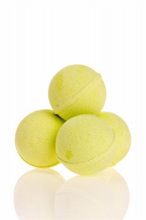 simsearch:400-04736015,k - Yellow Bath Bombs isolated on white Photographie de stock - Aubaine LD & Abonnement, Code: 400-04478275