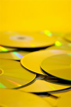 simsearch:400-03950272,k - Pile of cds with empty space on top Photographie de stock - Aubaine LD & Abonnement, Code: 400-04478283