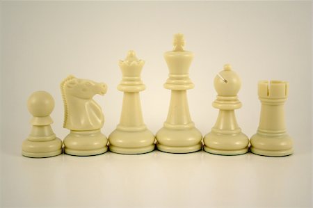 simsearch:696-03398095,k - an image of white chess pieces Photographie de stock - Aubaine LD & Abonnement, Code: 400-04478385