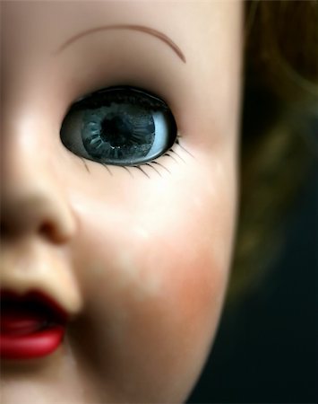 stephconnell (artist) - Close up of a blue eyed doll with red lips Foto de stock - Super Valor sin royalties y Suscripción, Código: 400-04479520