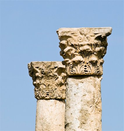 simsearch:400-08429342,k - Roman citadel in Amman, Jordan, Columns detail with two capitals. Corinthian order. Stock Photo - Budget Royalty-Free & Subscription, Code: 400-04479849