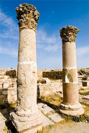 simsearch:400-08429342,k - Roman citadel in Amman, Jordan. Temple details. Corinthian order. Stock Photo - Budget Royalty-Free & Subscription, Code: 400-04479851