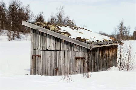 simsearch:400-04520291,k - An old building in a snow filled landscape Stockbilder - Microstock & Abonnement, Bildnummer: 400-04470090