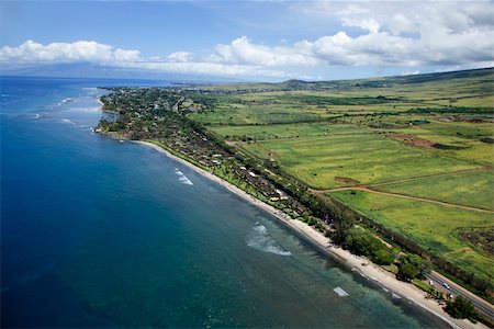 simsearch:832-03724626,k - Aerial view of buildings on beach of Maui, Hawaii. Foto de stock - Super Valor sin royalties y Suscripción, Código: 400-04470848