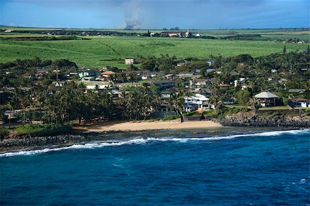 simsearch:400-04468776,k - Aerial of houses on coast of Maui, Hawaii. Stockbilder - Microstock & Abonnement, Bildnummer: 400-04470881