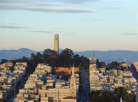 San Francisco's North Beach neighborhood basks in a golden sunset. Stockbilder - Microstock & Abonnement, Bildnummer: 400-04472121