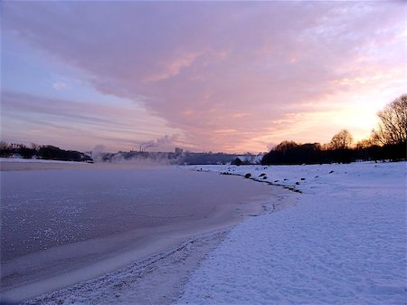 A cold winter sunset on the Moskva river, near Moscow Stock Photo - Budget Royalty-Free & Subscription, Code: 400-04472574
