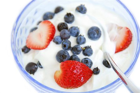 simsearch:400-08554188,k - Healthy breakfast of yogurt and berries Foto de stock - Super Valor sin royalties y Suscripción, Código: 400-04472639