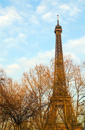 simsearch:400-04975585,k - The Eiffel Tower in nightfall - paris France Foto de stock - Super Valor sin royalties y Suscripción, Código: 400-04486085