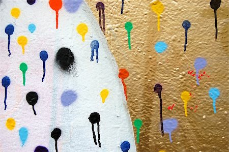 simsearch:400-06134288,k - Detail of a wall covered with dots. Dripping paint. Graffiti urban street art. Photographie de stock - Aubaine LD & Abonnement, Code: 400-04486246