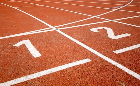 simsearch:400-03942081,k - first two numbers of a racetrack, on red tarmac, for runners Foto de stock - Royalty-Free Super Valor e Assinatura, Número: 400-04487816