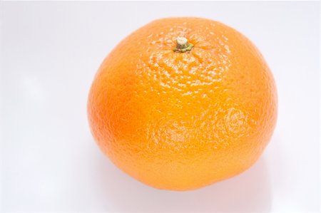 shopping in health store vitamins - bright fresh orange over a light background Photographie de stock - Aubaine LD & Abonnement, Code: 400-04488058
