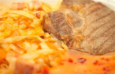 simsearch:400-04479452,k - Ready dish from meat and cabbage in sauce Stockbilder - Microstock & Abonnement, Bildnummer: 400-04489468