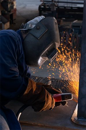 simsearch:400-03975695,k - welder at shipyard working Foto de stock - Super Valor sin royalties y Suscripción, Código: 400-04480029