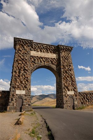 North Entrance of Yellowstone NP. City of Gardiner, Montana. Fotografie stock - Microstock e Abbonamento, Codice: 400-04480423