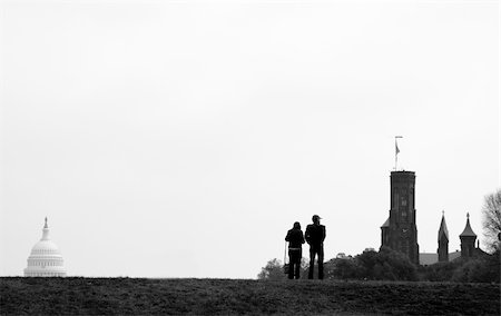 Minimalistic and black and white image of two persons and two landmarks in WAshington DC Foto de stock - Royalty-Free Super Valor e Assinatura, Número: 400-04480568