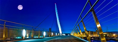 Swansea Sail bridge at night Photographie de stock - Aubaine LD & Abonnement, Code: 400-04480905